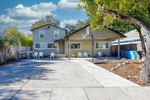 Junior-College-district-Mens-House