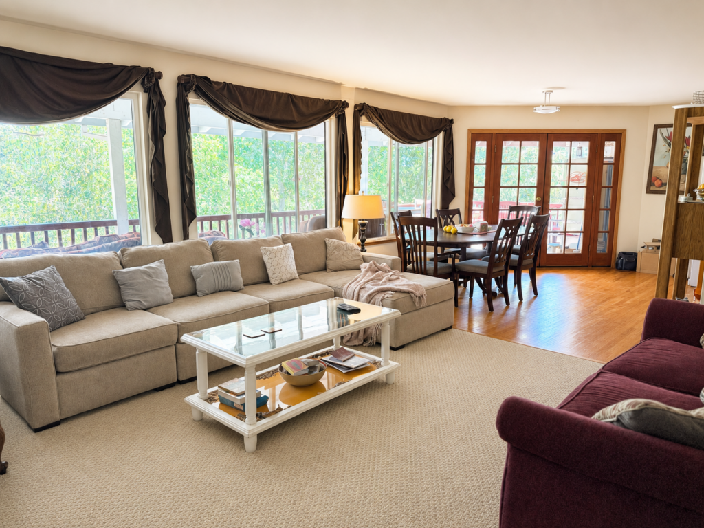 Life Rock East SR Women's Home Living Room 1